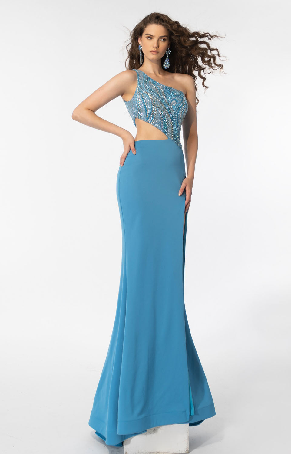 Ava Presley 39218 prom dresses images. Style 39218 by Ava Presley is available in these colors: Royal, Turquoise.